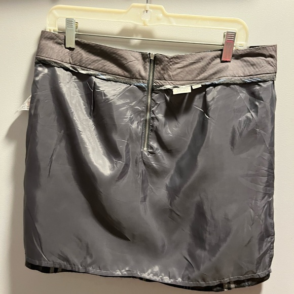 Cute skirt tie front zip back lined - Picture 10 of 13